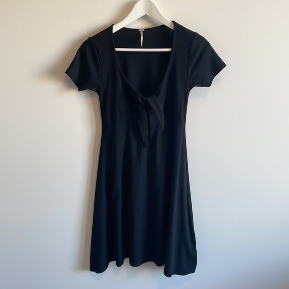 90s fit and flare skater dress with tie front - Picture 2 of 3